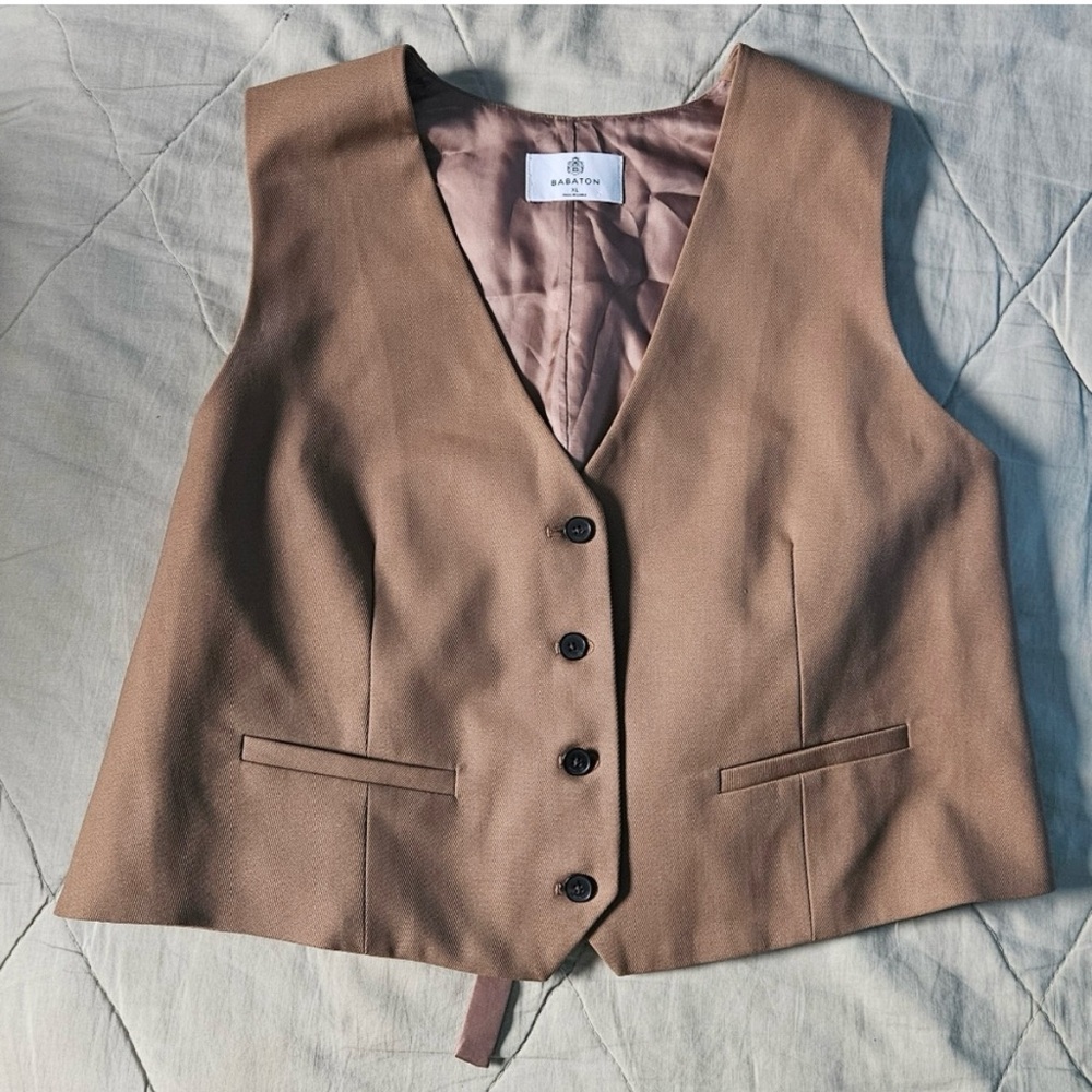 Aritzia Babaton Tan Playbook Vest - Picture 4 of 11